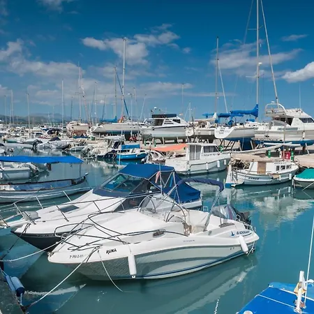 Pons Шале Кан Пикафорт